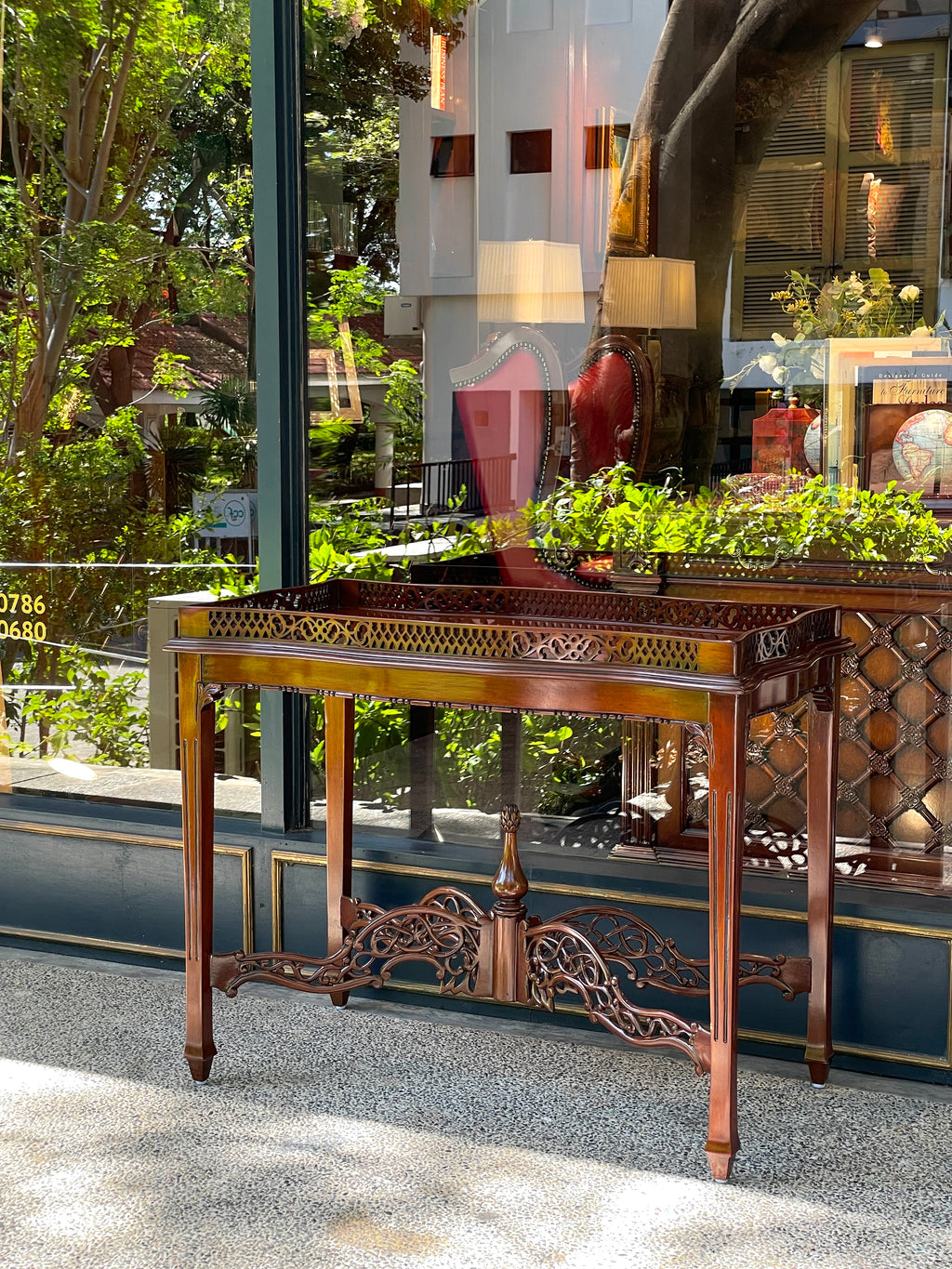 Chinese Chippendale Fretwork Tea Table (Serpentine)