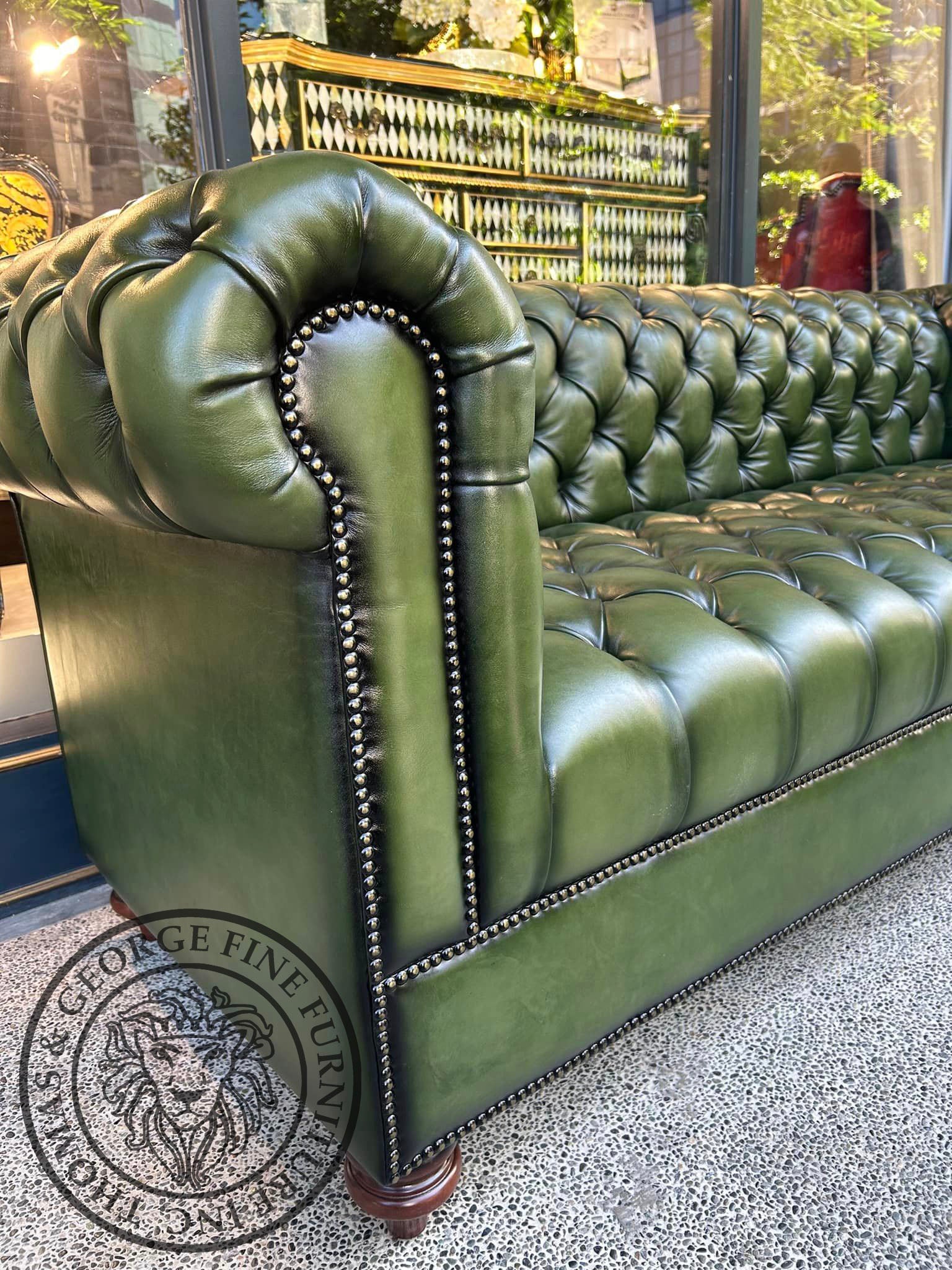 Classic Chesterfield 3-Seater Sofa (Tufted Seat)