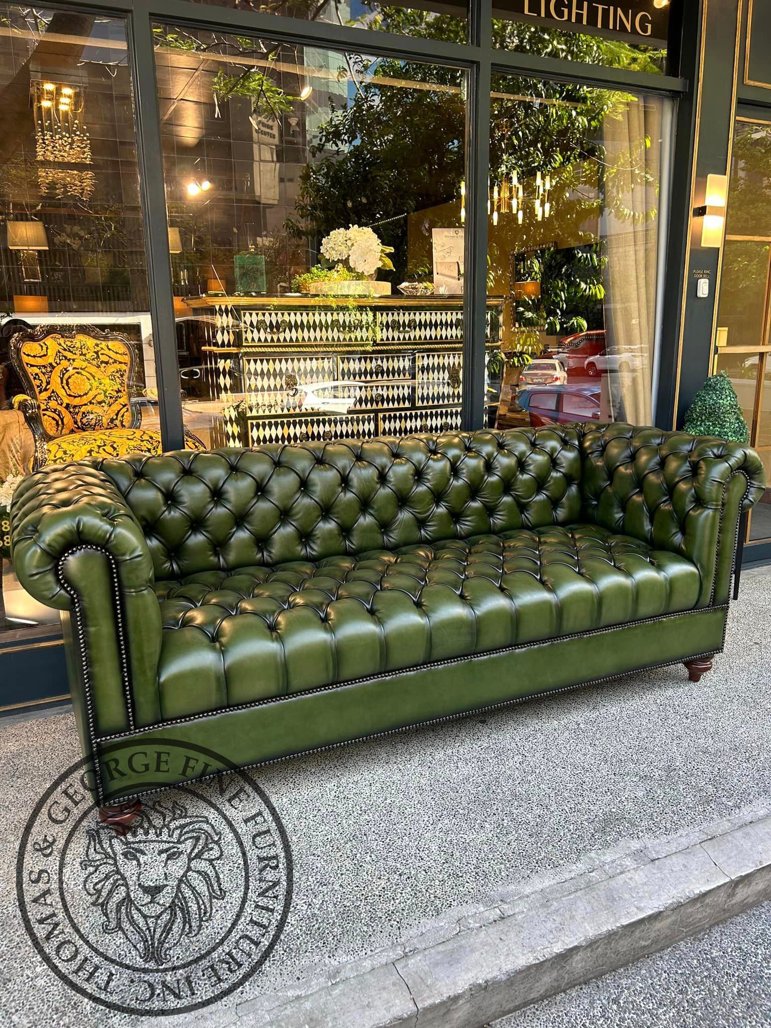 Classic Chesterfield 3-Seater Sofa (Tufted Seat)