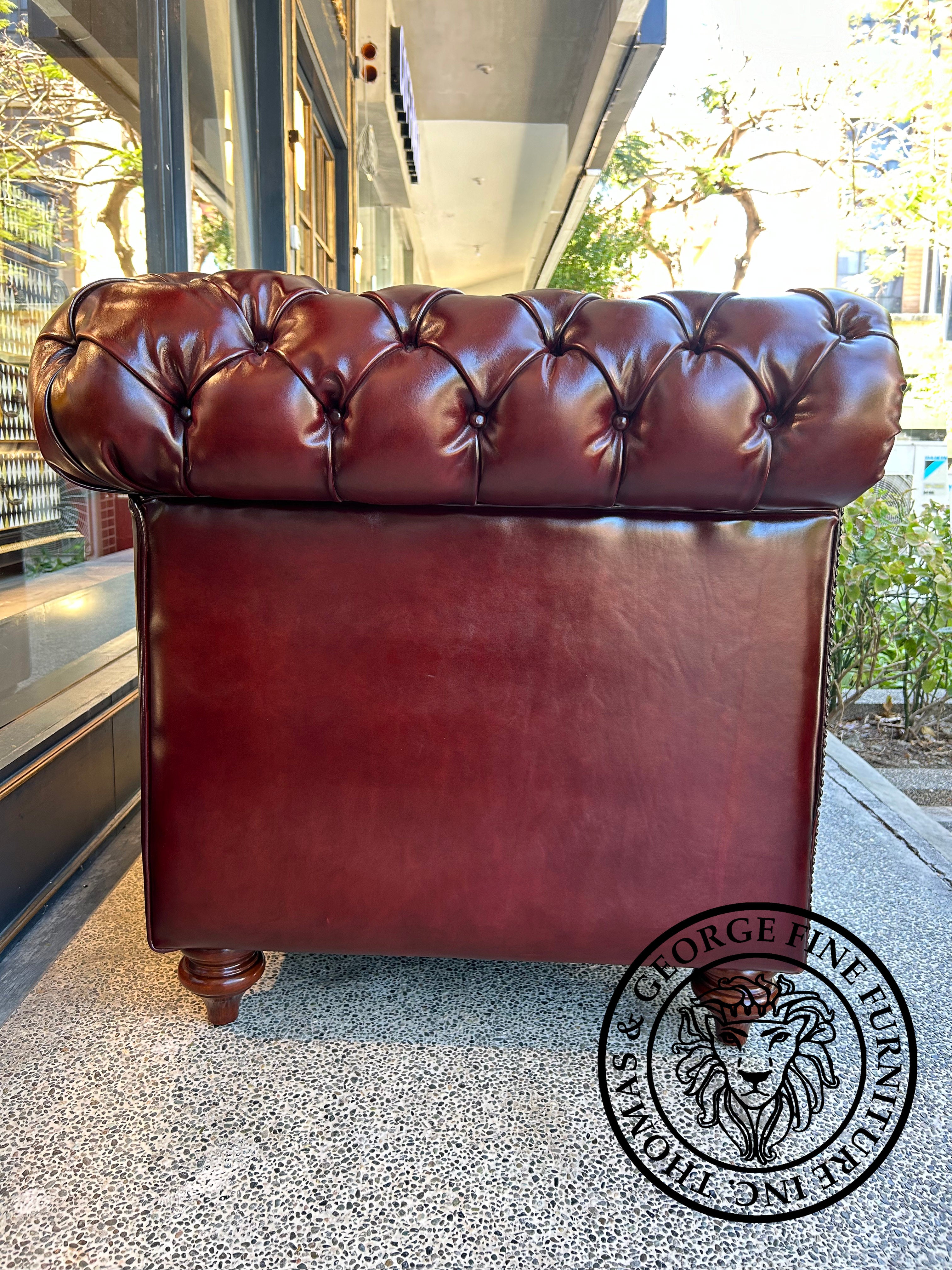 Classic Chesterfield 2-Seater Loveseat Sofa (Tufted Seat)