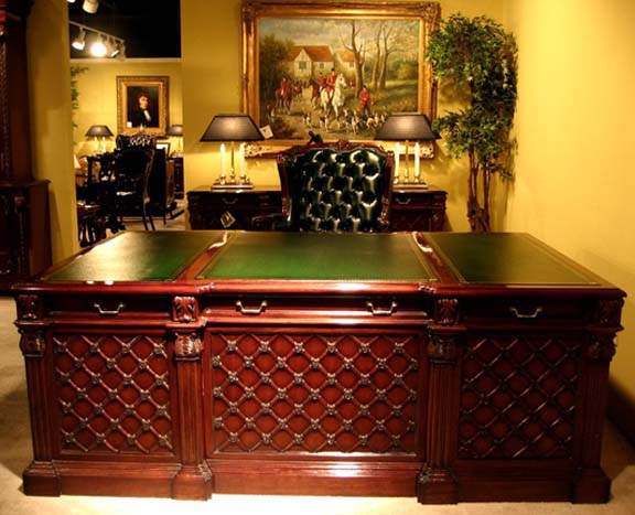 Regency Trellis Executive Office Desk (Medium)