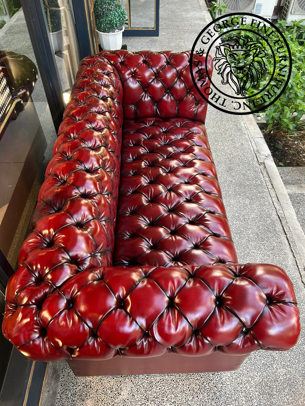 Classic Chesterfield 2.5-Seater Sofa (Tufted Seat)