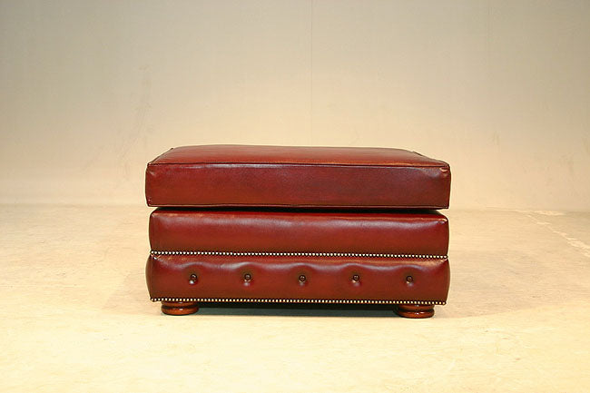Chesterfield Ottoman (Plain seat)